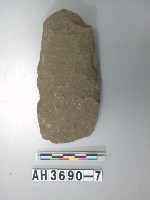 藏品(中型舌刃打製石斧)的圖片